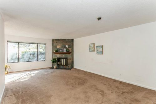 33 Finch Trl, Atlanta GA  30308-2418 exterior