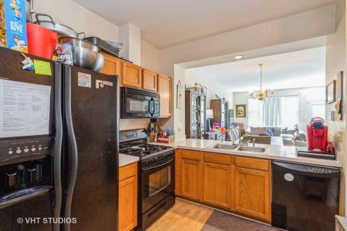 5456 Mayflower Ct, Rolling Meadows, IL 60008-3861