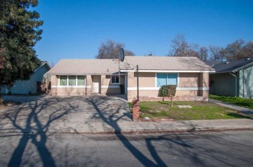 2818 Saint Johns Pkwy, Visalia, CA 93292-3111