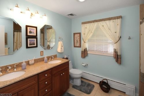 605 Valley View Ave, Hackettstown NJ  07840-1417 exterior