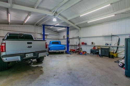 6108 Ridge Rd, Fort Worth TX  76135-1342 exterior