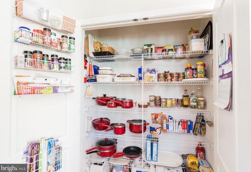 1700 Speedwell Rd, Lancaster PA  17601-4628 exterior