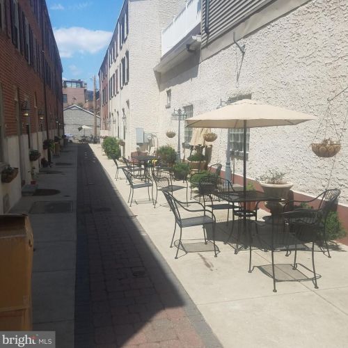 525 Fitzwater St, Philadelphia PA  19147-3029 exterior