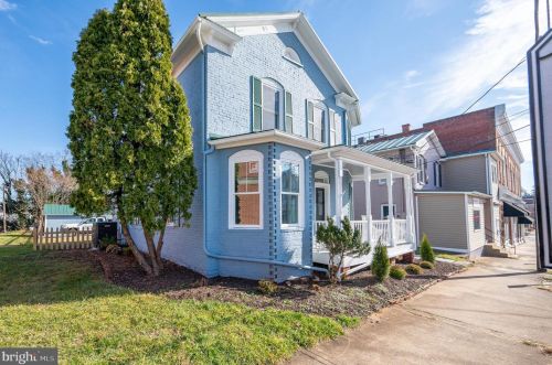 213 George St, Charles Town, WV 25414-1503