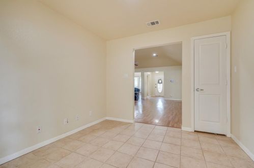 7025 Lincoln Dr, Fort Worth TX  76182-7663 exterior