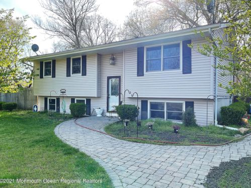 22 Ford Rd, Wall Township, NJ 07731-2423