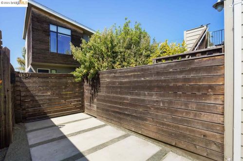 1537 Oregon St, Berkeley, CA 94703-2003