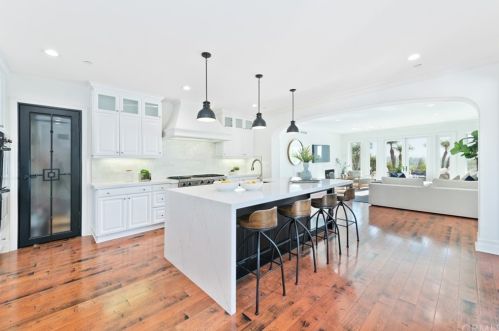 25 Blue Smt, Irvine CA  92603-0168 exterior