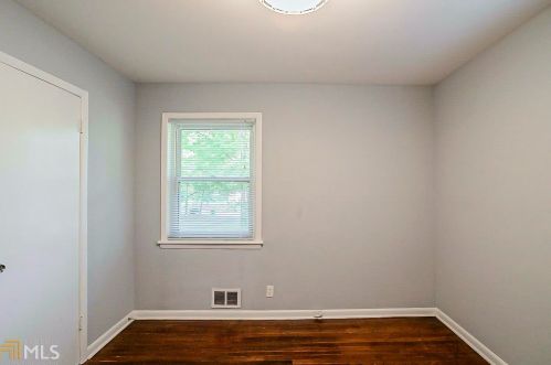 1240 Elva Dr, Atlanta GA  30331-7324 exterior