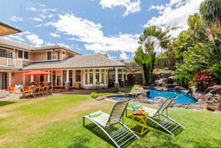 4025 Black Point Rd, Honolulu HI  96816-4815 exterior