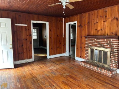 236 Ash St, Social Circle, GA 30025-3070