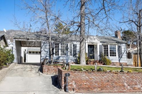 3647 3rd Ave, Glendale, CA 91214-2437