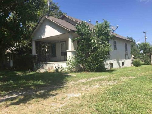 110 Locust St, Shattuck, OK 73858-8250