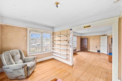 5216 Victoria Ave, Riverside CA  92506-1565 exterior