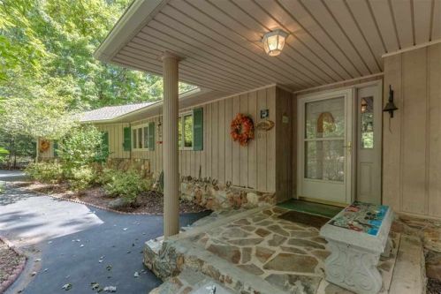 601 Mountain Laurel Dr, Columbus, NC 28722-4443