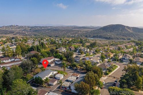 3604 Seacrest Way, Oceanside, CA 92056-5027