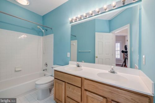 6235 Levi Ct, Springfield VA  22150-1190 exterior