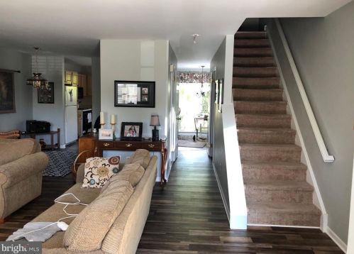 310 Countryside Ct, Collegeville PA  19426-1737 exterior