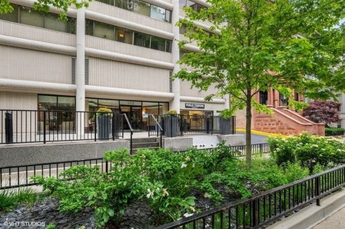 1415 Dearborn St, Chicago IL  60610-1559 exterior