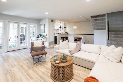 1107 Catlin St, Simi Valley, CA 93065-6404