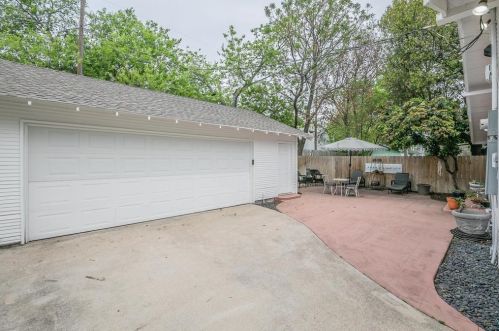 1704 Virginia Pl, Fort Worth TX  76107-2434 exterior