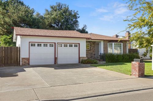 30 Willow Glen Ave, Valley Home, CA 95361-3319
