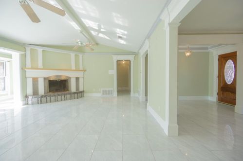 510 Mayfield Ave, Garland TX  75041-5041 exterior