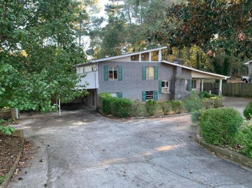905 King Dr, Conyers, GA 30094-2817