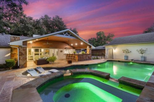 7131 Greenbrook Ln, Dallas, TX 75214-1922