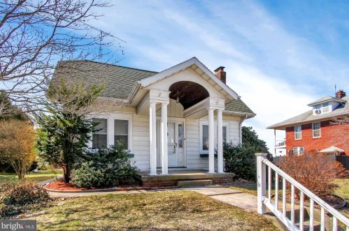 2366 Queen St, York, PA 17402-4939