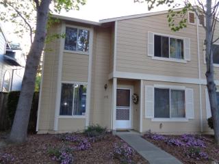 152 Village Ct, Vacaville, CA 95687-6795