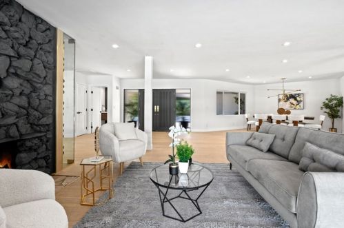 3701 Royal Woods Dr, Van Nuys CA  91403-4217 exterior