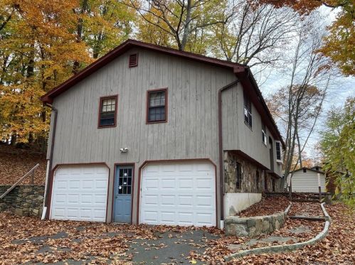 23 Cynthia Ln, Huntington, CT 06484-2106