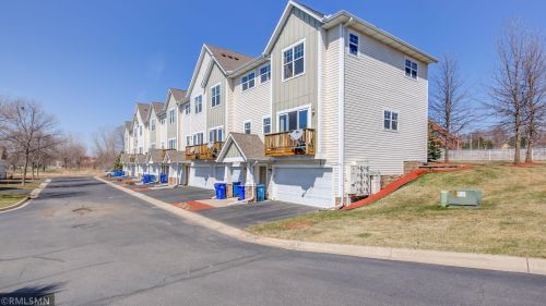 1141 Barclay St, Saint Paul MN  55106-1202 exterior