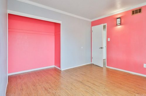 2693 Royal Ave, Simi Valley CA 93065-4768 exterior