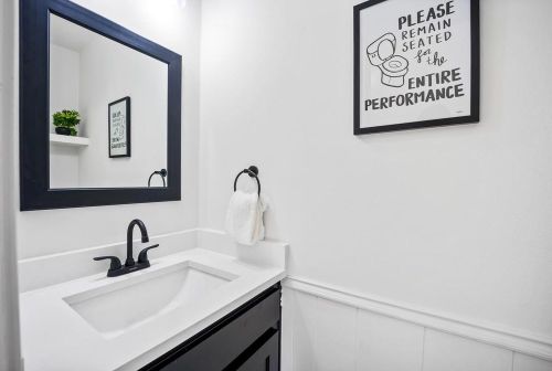 1118 Wiltshire Dr, Carrollton TX 75007-4810 exterior