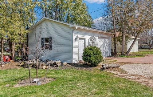 164 Jefferson Ave, Pingree Grove IL  60140-7648 exterior