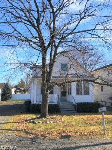 8 Thomas St, Bridgewater, NJ 08807-3229