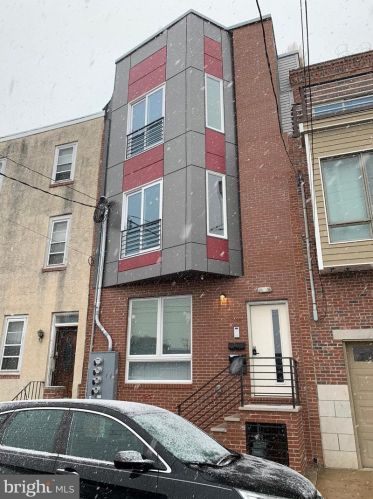 1527 Carpenter St, Philadelphia, PA 19146-2110