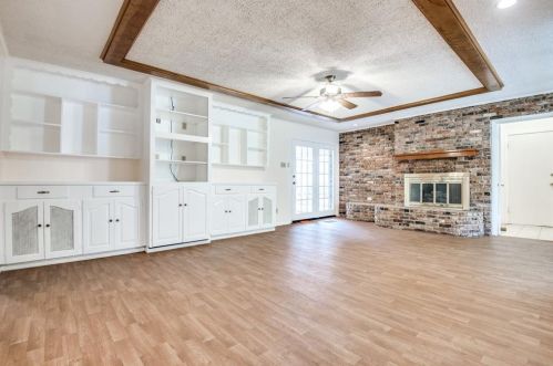 809 Tanglewood Dr, Irving TX 75061-6815 exterior