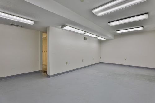 38 Scottsdale Dr, Hudson NH  03051-3750 exterior