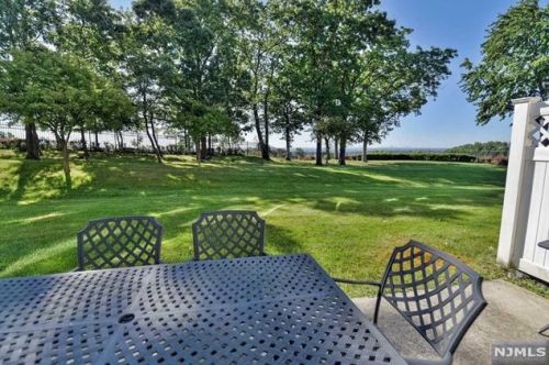 59 Magnolia Way, Paterson NJ  07508-3114 exterior