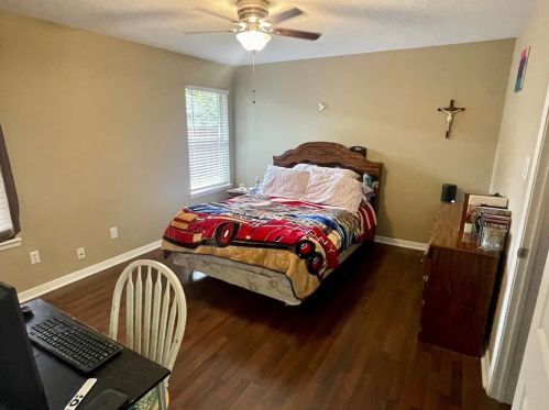 2700 Allen Rdg Dr, Bryan TX  77802-1769 exterior