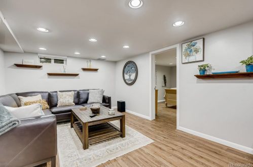 3070 Washington St, Englewood CO  80113-1672 exterior