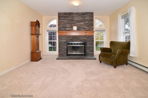 81 Bramble Way, Tiverton, RI 02878-1709