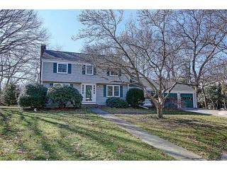 6 Windward Dr, Barrington, RI 02806-5037