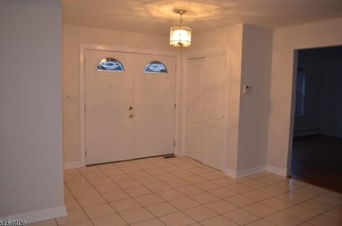 16 Colonial Ct, Paterson NJ  07512-1203 exterior