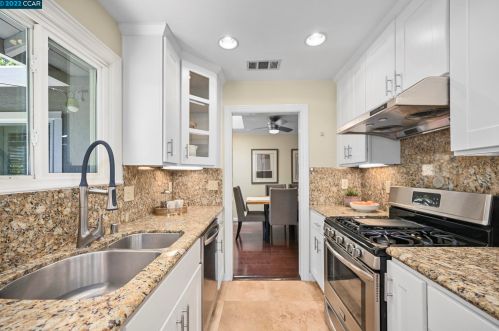 391 Maureen Ln, Concord CA  94523-2136 exterior