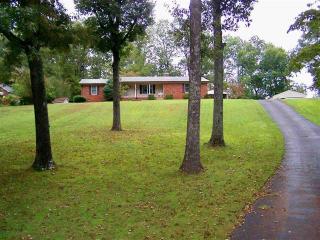 215 Loblolly Ln, Lexington, TN 38351-7556