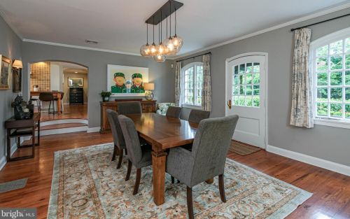 19 Greenhouse Dr, Princeton NJ  08540-4801 exterior